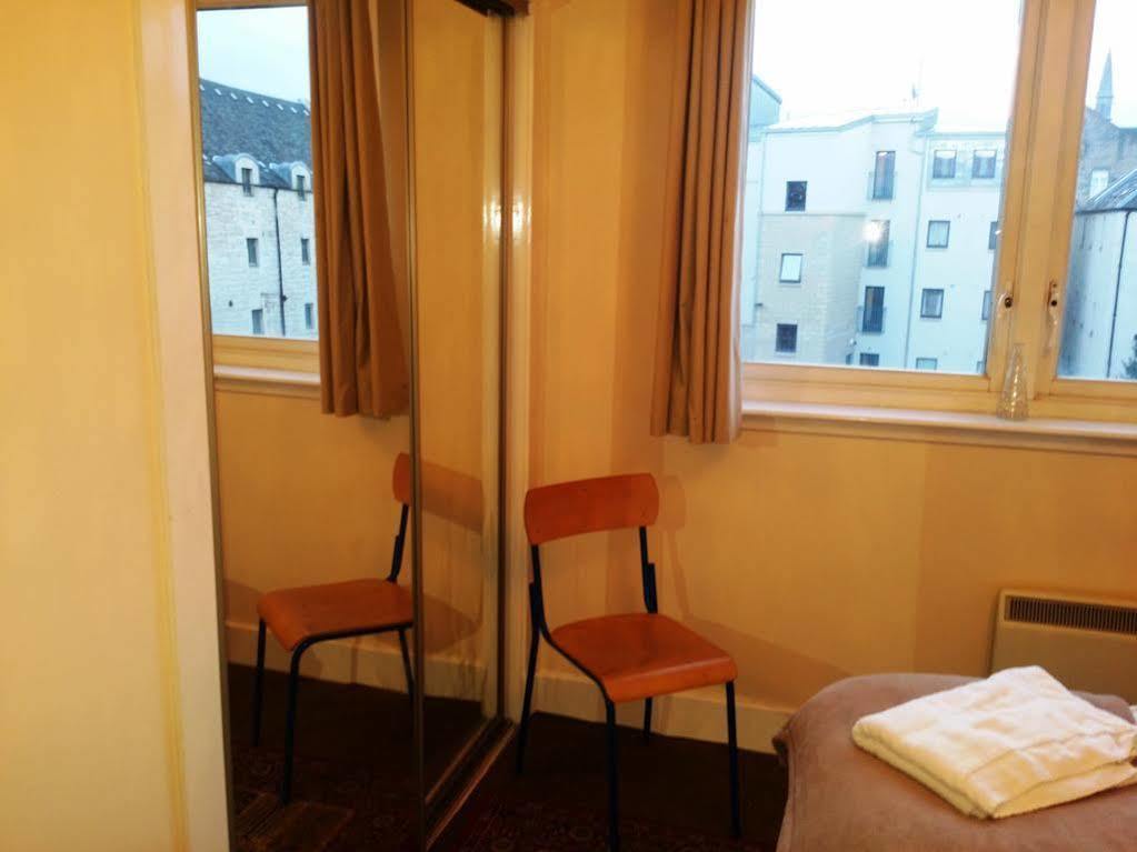 Edinburgh City Center Coady Apartment Sleeps 5 Free Car Park Space Bagian luar foto